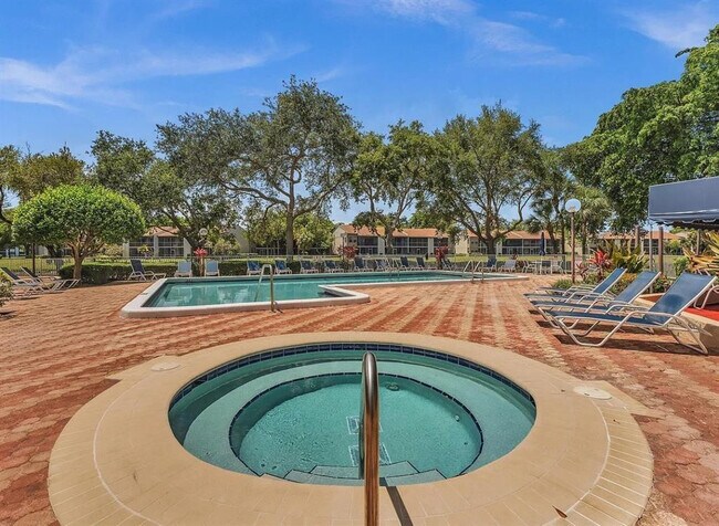 Building Photo - 2363 SW 15th St