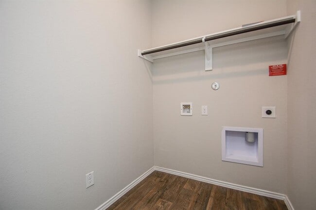 Building Photo - 6508 Wild Cilliment Ct