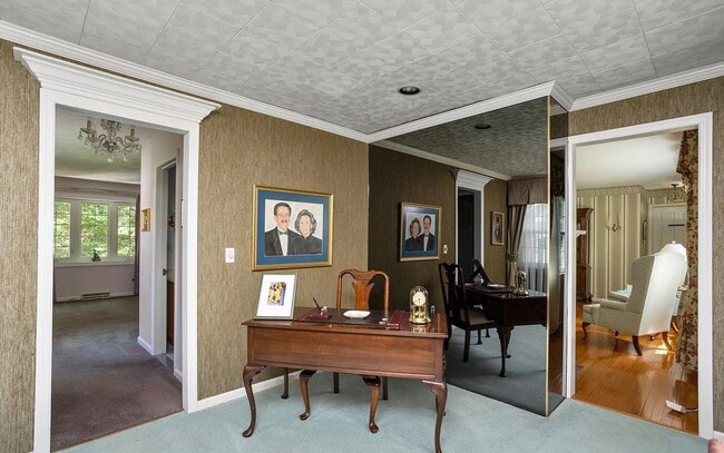 Building Photo - 3847 Quakerbridge Rd