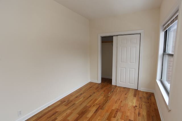 Building Photo - 836 W Waveland