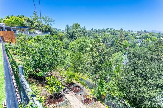 Building Photo - 16973 Strawberry Dr