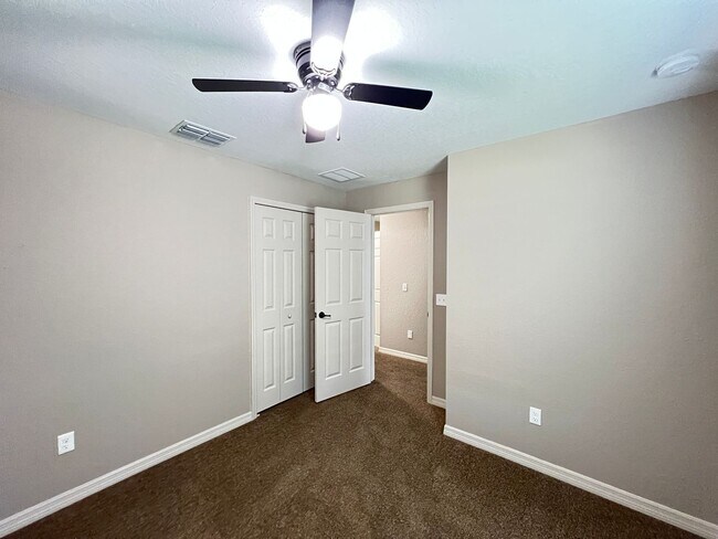 Building Photo - BEAUTIFUL 3 BD/2BA Home in Beautiful Ocala!!!