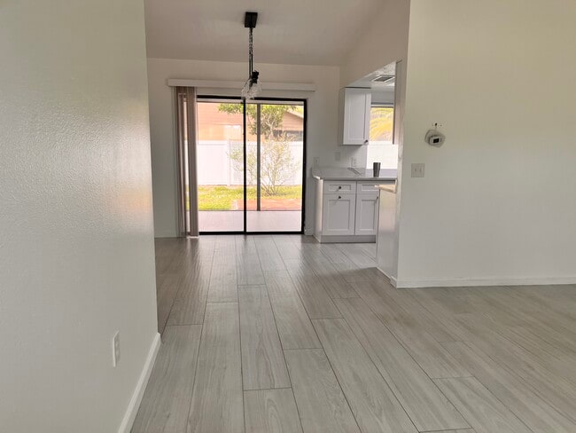Building Photo - 2420 Briar Oak Cir