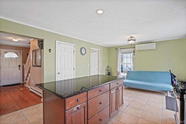 Building Photo - 102 Clinton St