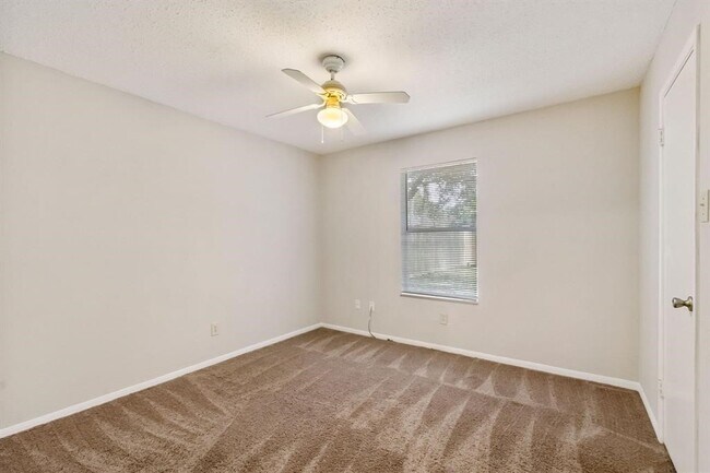 Building Photo - 2106 Rycroft Dr