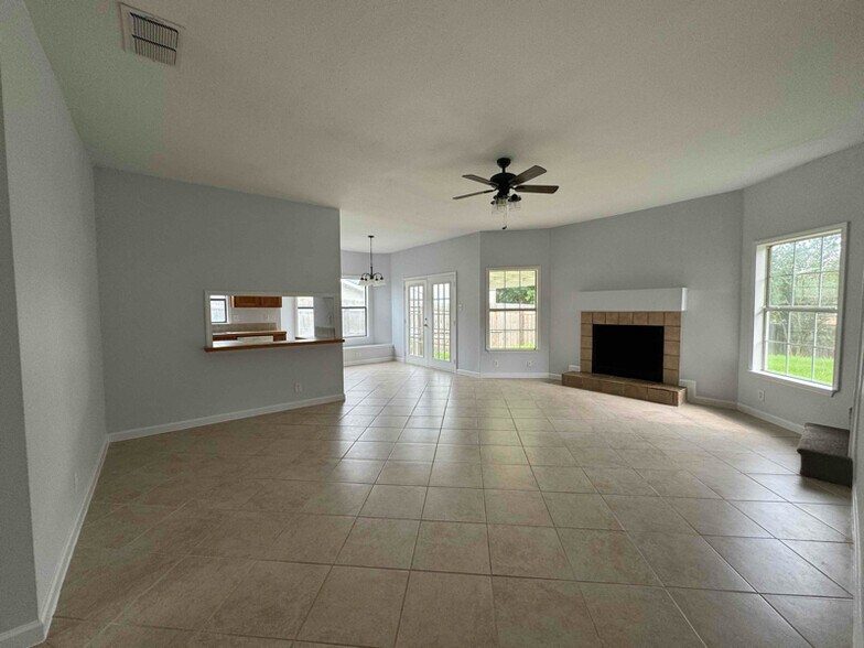 Building Photo - 8742 Ridge Moon Dr