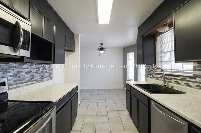 Building Photo - East Tulsa 3 Bedroom Gem! Available for immediate move in!
