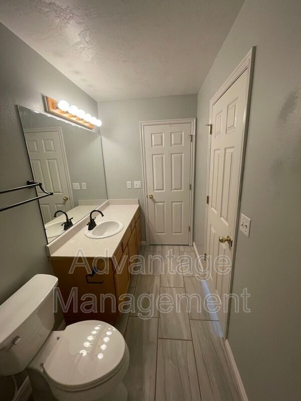 Building Photo - 328 E 1000 N