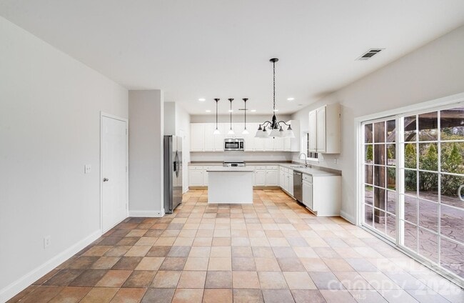 Building Photo - 9710 Rocky Ford Rd