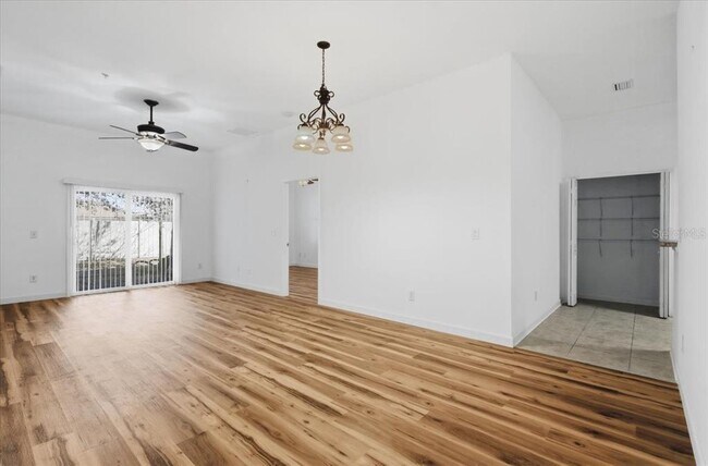 Building Photo - 605 Golden Lake Loop