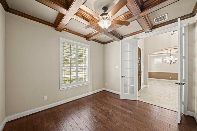 Building Photo - 28223 Red Shady Oaks Dr