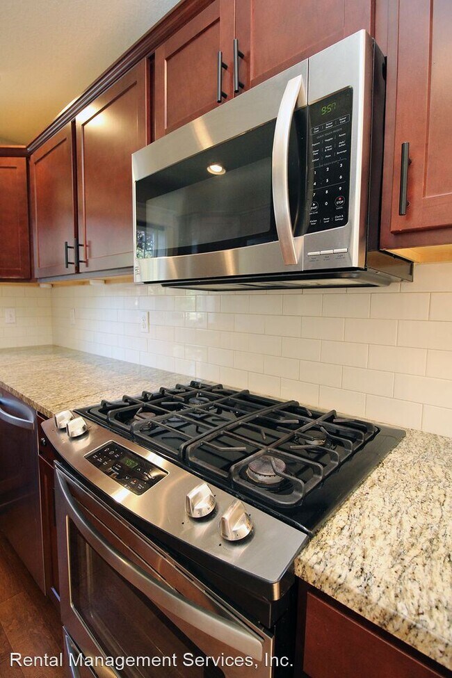 Building Photo - 3 br, 2.5 bath House - 866 N Farragut St