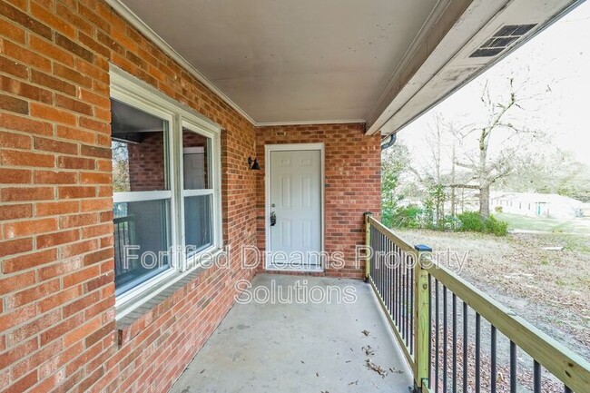 Building Photo - 908 Marsh St