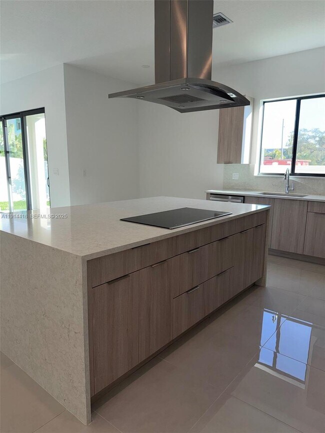 Building Photo - 1438 SW 23rd St