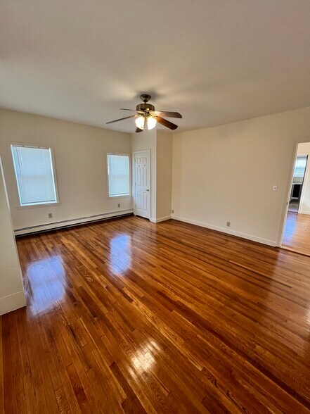 Building Photo - 8 Elm St