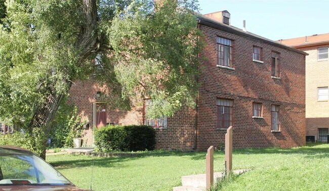 Building Photo - 1414 E Columbus St
