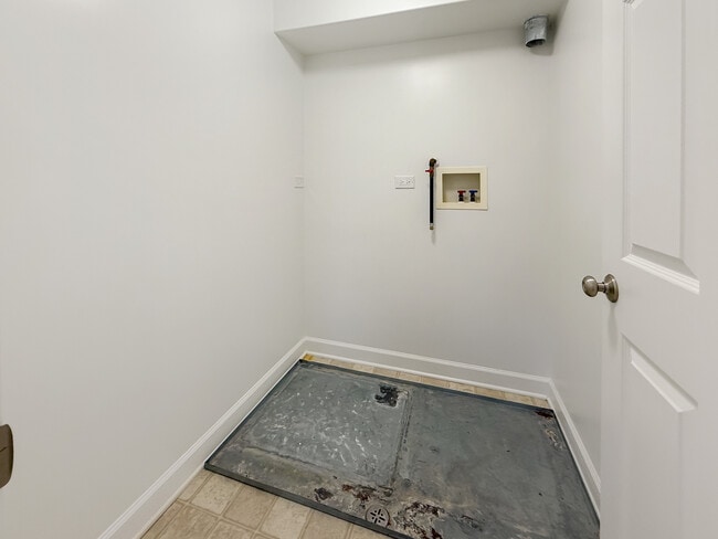 Building Photo - 206 W Main St