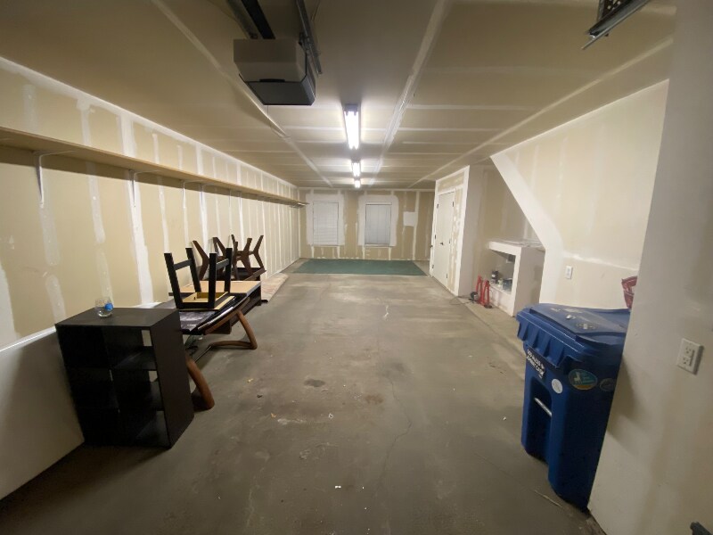 Building Photo - 13516 Via Varra