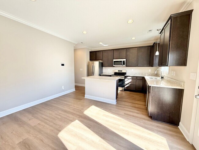 Building Photo - 100 Songberry St