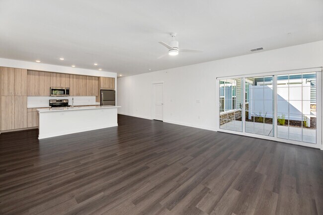 Building Photo - 1811 W Wysteria Ln