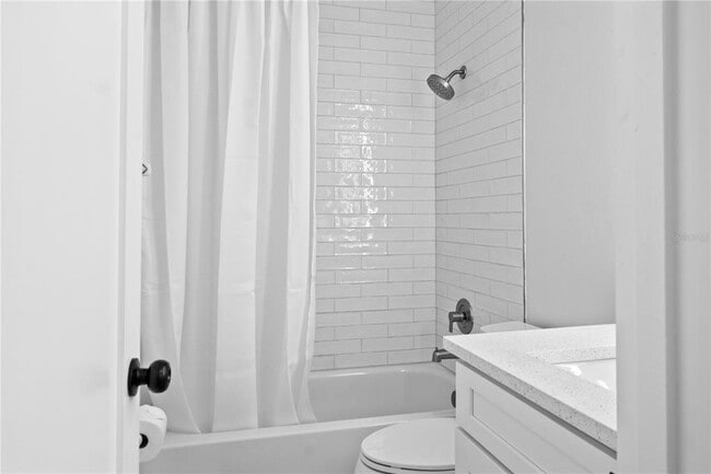 Building Photo - 14818 Winding Creek Ct