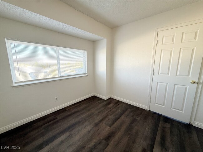 Building Photo - 2353 Exeter Dr