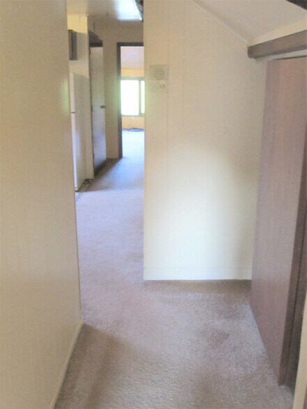 Building Photo - 2421 Beechwood Blvd