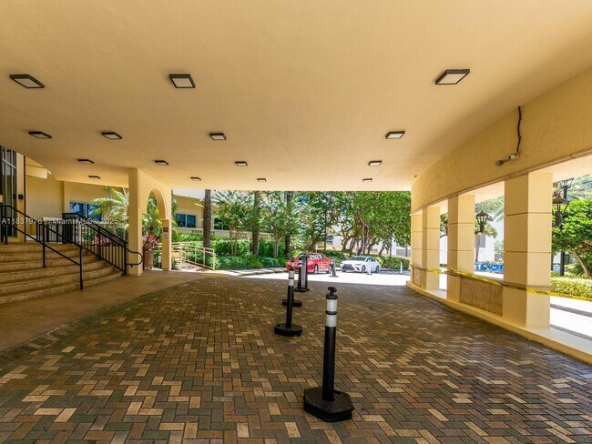 Building Photo - 2501 S Ocean Dr