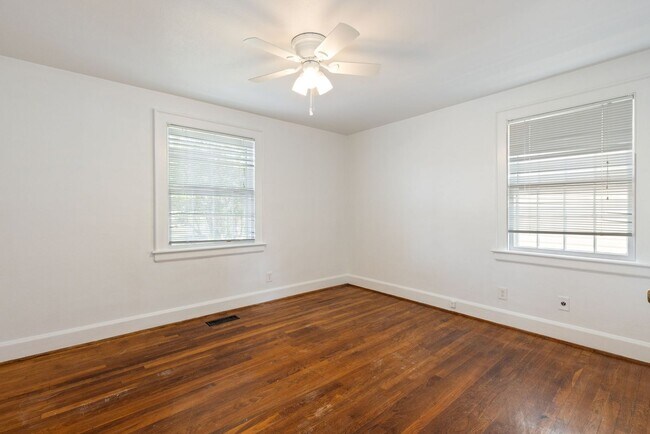 Building Photo - 317 35th St