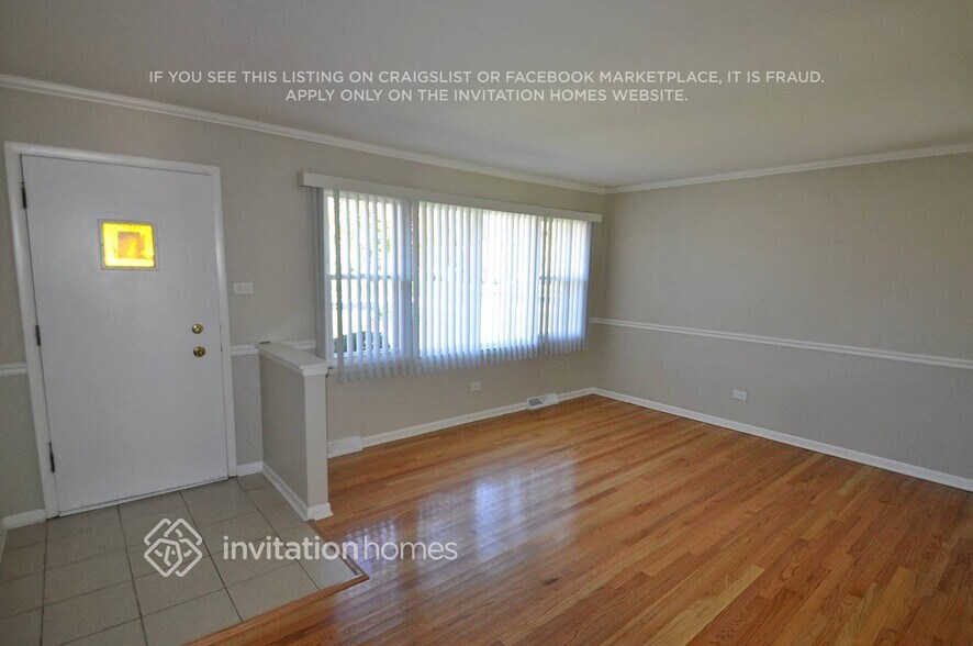 Building Photo - 7653 W 105th St