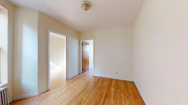 Building Photo - 428 E 116th St