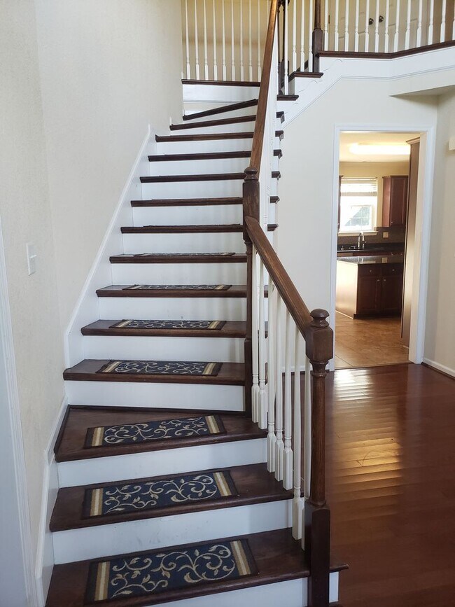Building Photo - WOODBRIDGE POINTE