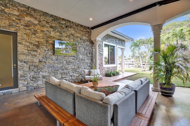 Building Photo - 2425 Fryer Point