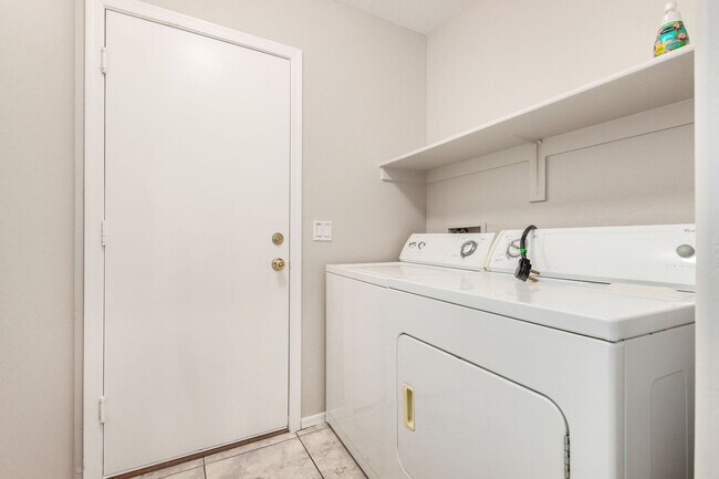 Building Photo - New Listing in Buckeye