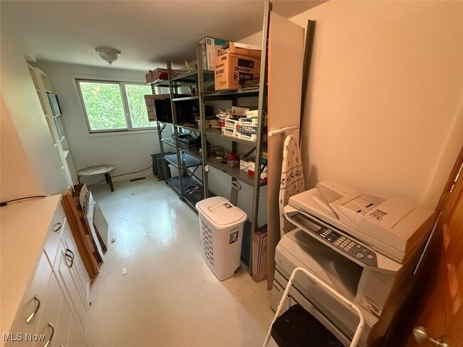 Building Photo - 8298 Valley Dr