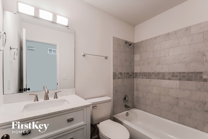 Building Photo - 1706 Pebble Brook Dr