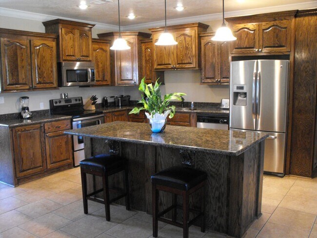 Building Photo - 147 Smithbrook Rd