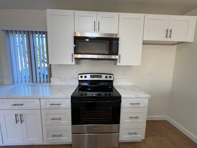 Building Photo - Remodeled 1 Bedroom Unit in the City of Orange