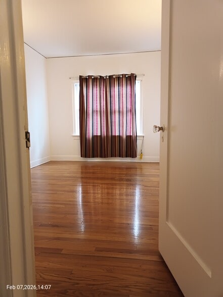 Building Photo - 427 N Genesee Ave