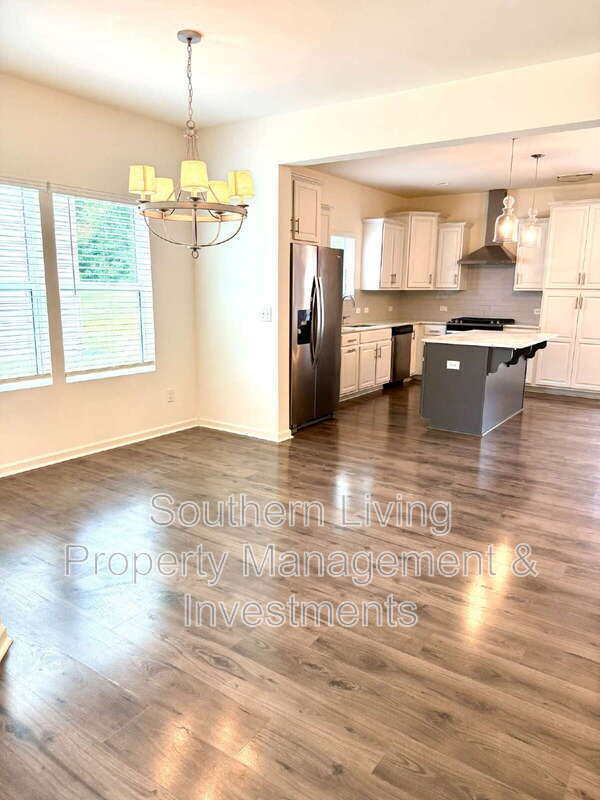 Building Photo - 4014 Beacon Ave