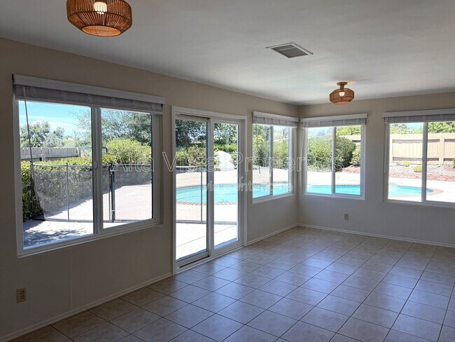 Building Photo - 12480 Escala Ln