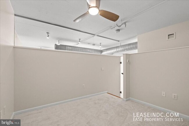 Building Photo - 811 4th St NW