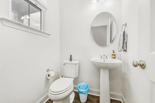 Building Photo - 153 Hawthorne Landing Dr