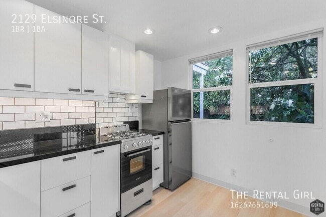 Building Photo - 2129 Elsinore St