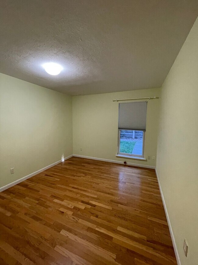 Building Photo - Lovely 3 BED / 2 BATH family home in Parkside neighborhood!