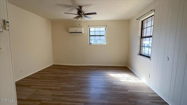 Building Photo - 241 Parker St