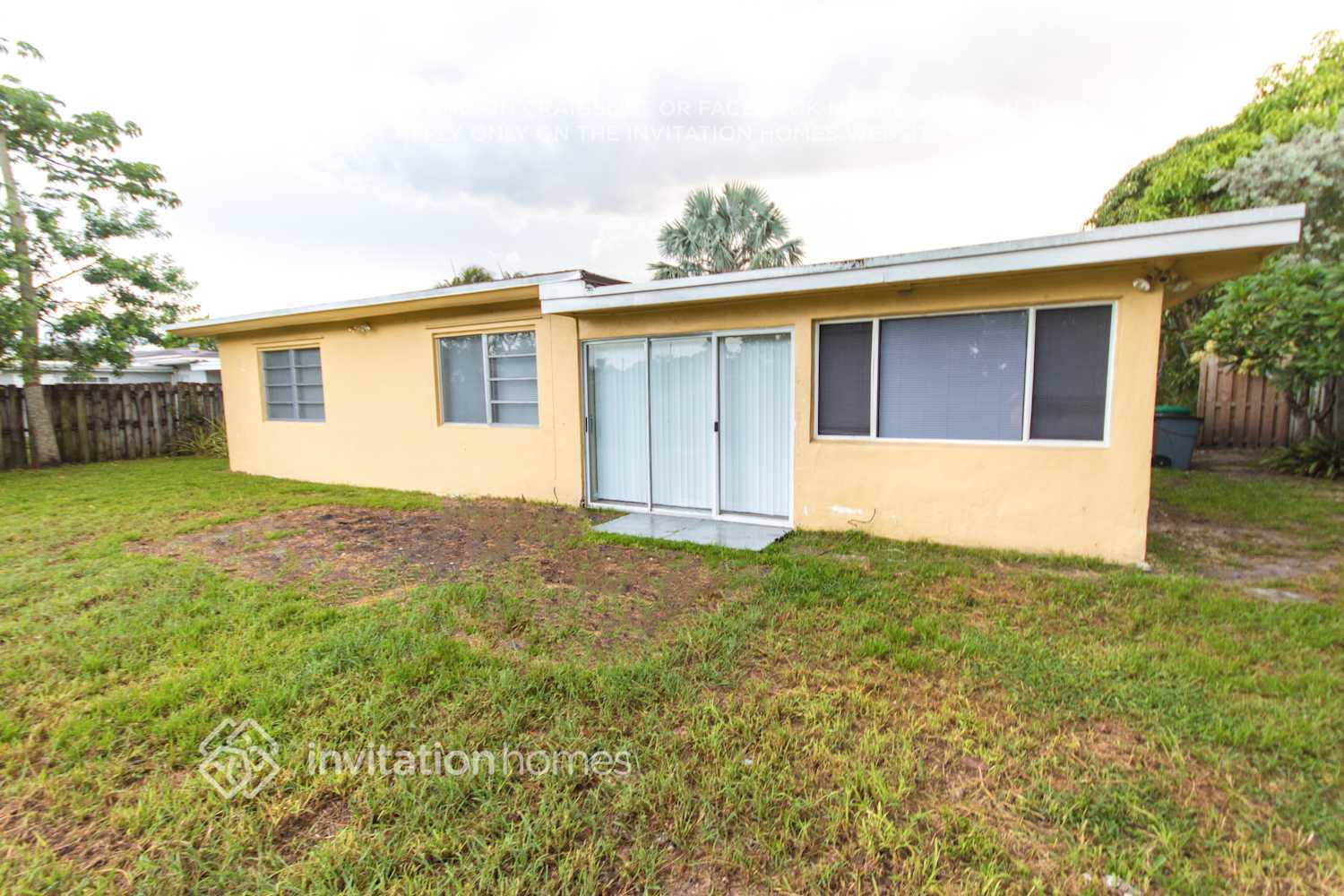 Building Photo - 108 NW 45th Ave