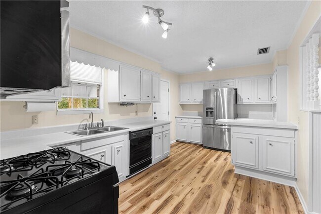 Building Photo - 4469 Blackwell Nursery Rd