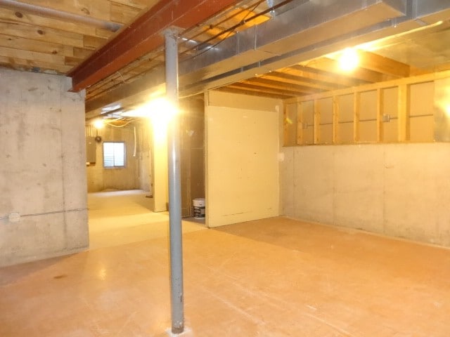 Building Photo - 816 Shorewood Dr