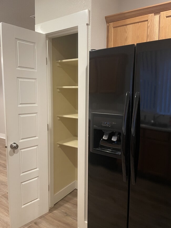 Building Photo - 447 N Baxter Way